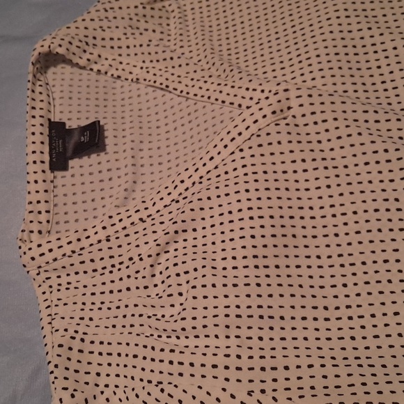 White and black blouse - Picture 3 of 3